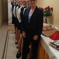 Uczniowie z Panią Anną Chodorowską, Kierownikiem szkolenia praktycznego