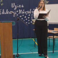 Życzenia od samorządu Uczniowskiego składa pracownikom ZSG-S jego Przewodnicząca