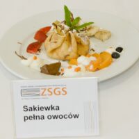 Deser Sakiewka pełna owoców