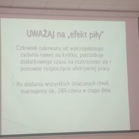 Slajd z prezentacji - Efekt piły