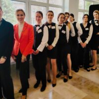 Nauczyciele i uczniowie ZSG-S przed rozpoczęciem Olimpiady
