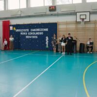 Uczniowie prowadzący uroczystość