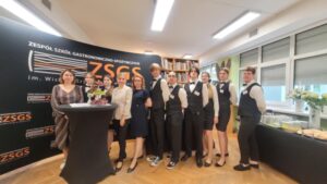 Reprezentacja Gastronomika podczas obsługi kelnerskiej