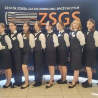 Wspólne zdjęcie uczniów obsługujących OWoR