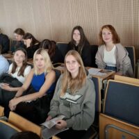 Uczniowie w trakcie konferencji w Warmińsko-Mazurskim Urzędzie Wojewódzkim