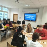 Rozwiązywanie quizów na temat kuchni hiszpańskiej