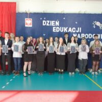 Uczniowie klasy 1Ta wraz z wychowawczynią