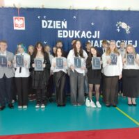 Uczniowie klasy 1c wraz z wychowawczynią