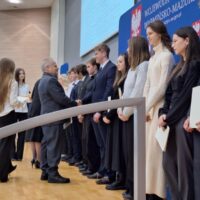 Kamil Pazdrijowski podczas wręczania mu stypendium Prezesa Rady Ministrów