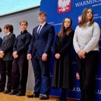 Pamiątkowe zdjęcie z innymi stypendystami