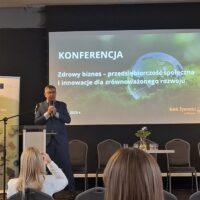 Pan Marek Borowski, Prezes Banku Żywności otwiera konferencję