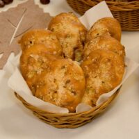 Światowy Dzień Chleba - prezentacja słodkich bułek z migdałami