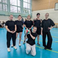 Pamiątkowe zdjęcie zwycięskiej drużyny z klasy 4Ta