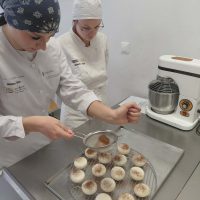 Dekorowanie monoporcji kakao