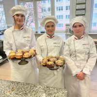 Prezentacja gotowych pączków