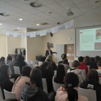 Zasłuchani uczniowie z klas 3Ta i 3Tb