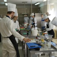 Uczniowie w trakcie konkursu