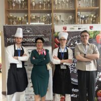 Nasza reprezentacja z panią dyrektor