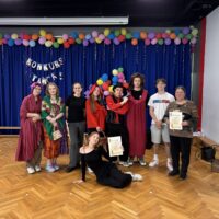 Koło Teatralne czytało bajkę o Czerwonym Kapturku po polsku i ukraińsku w przedszkolu Mały Europejczyk