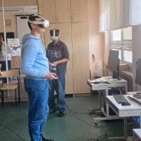 Uczniowie podczas warsztatów - Symulatory VR