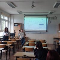 Uczniowie podczas zajęć