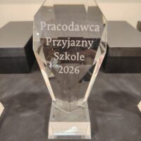 Tak prezentuje się statuetka Pracodawca Przyjazny Szkole 2026